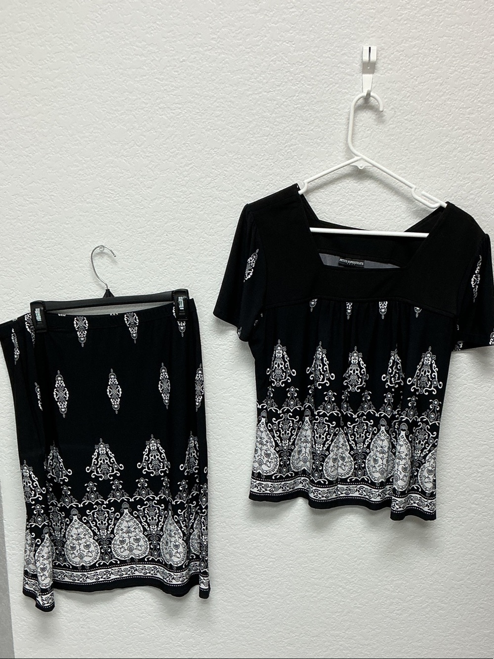 Petite Sophisticate Black and White Paisley-Print Skirt Set